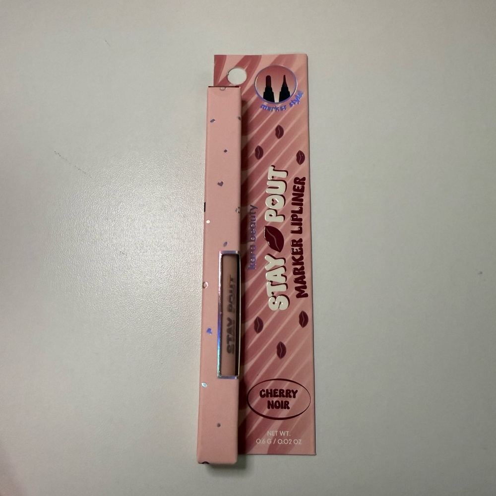 Cherry Noir Lip Liner